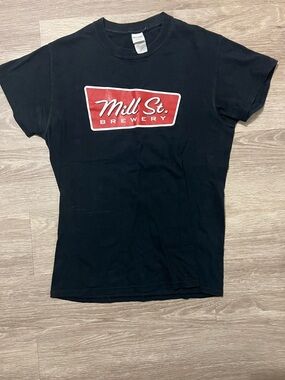 Gildan Black T‑Shirt with Red and White Chest Graphic